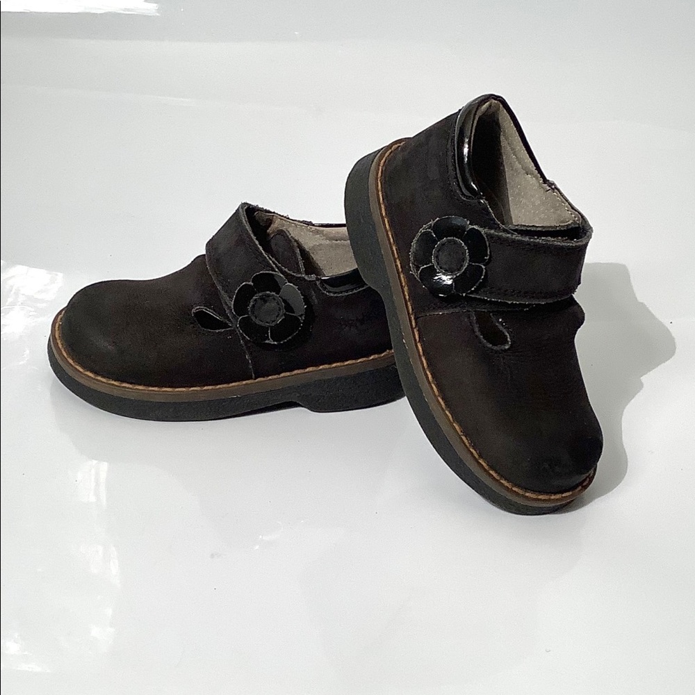 Brakkies Girls Black Suede Shoes Size Euro 22 US 6
